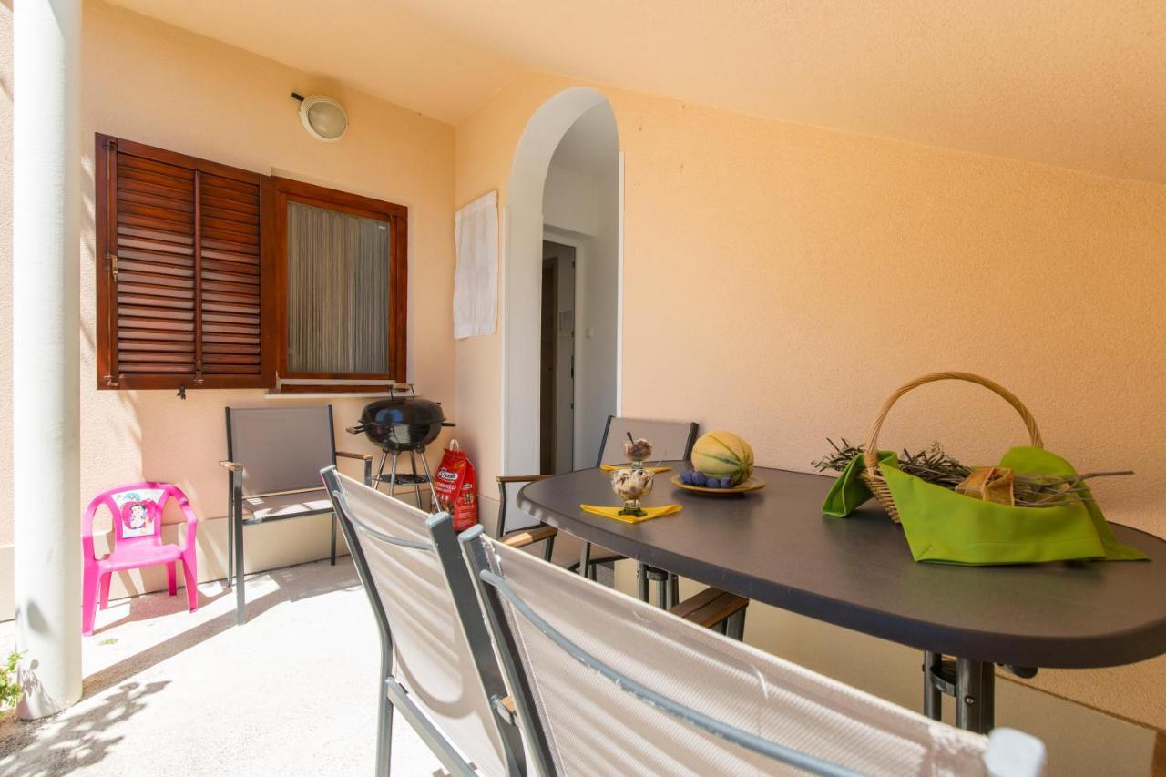 Apartmani Xenia & Desiderio Buzet Exterior foto