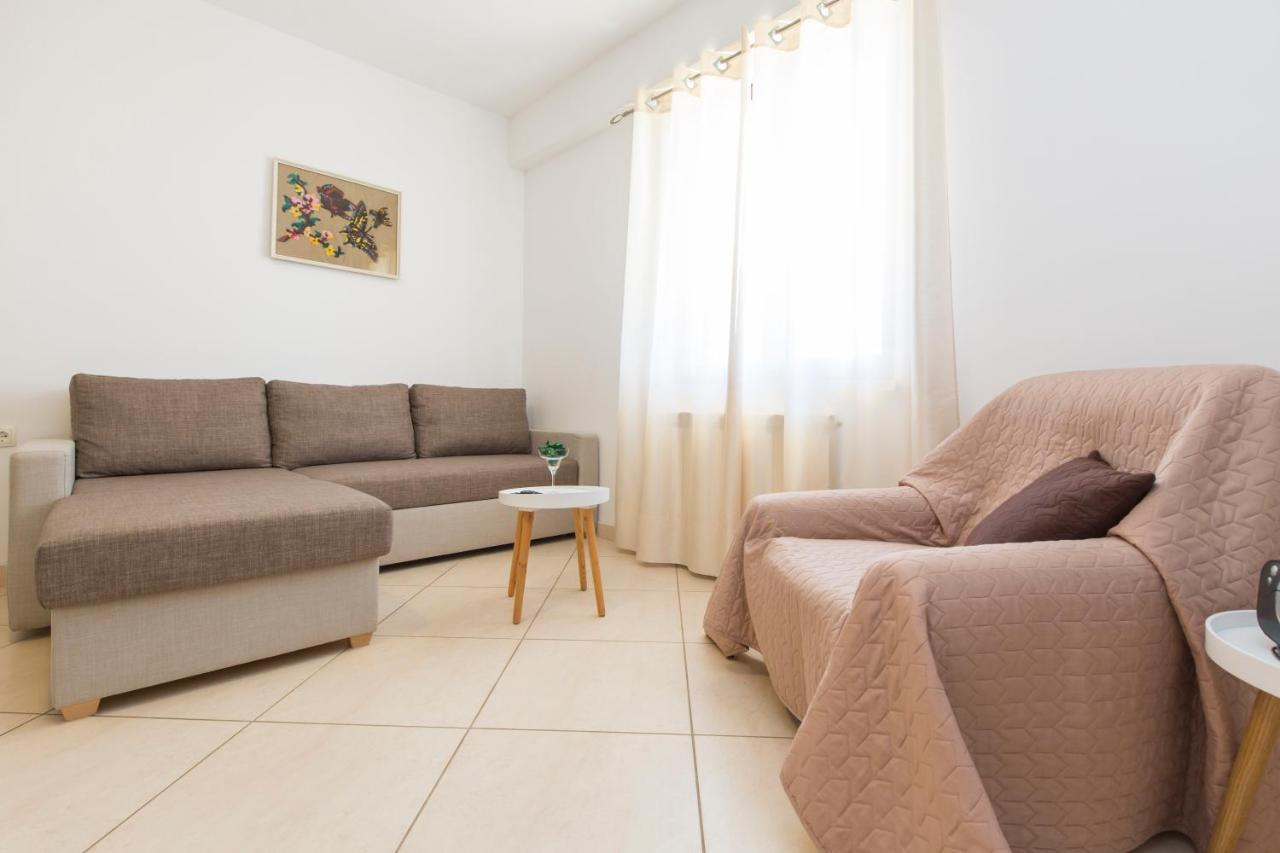 Apartmani Xenia & Desiderio Buzet Exterior foto